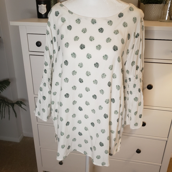 LOFT Tops - LOFT Blouse size L